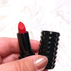 Kat Von D Makeup - Kat Von D Studded Kiss Lipstick - Underage Red π Kat Von D Makeup - Kat Von D Studded Kiss Lipstick - Underage Red π